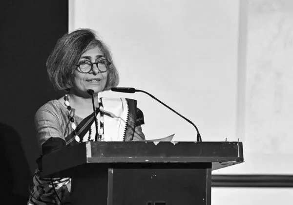 Parul-Dev-Mukhrjee-600x419n